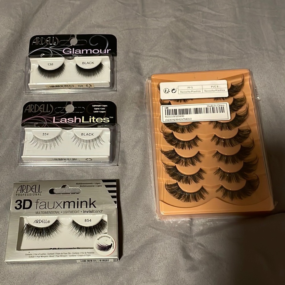 False Lashes - Picture 1 of 1